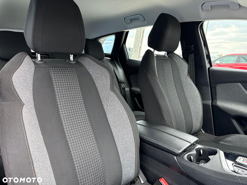 Peugeot 3008 1.2 PureTech GPF Active S&S EAT8 - 18