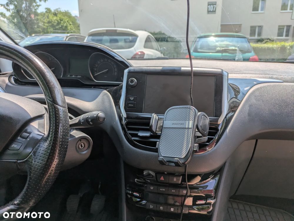 Peugeot 208 - 9