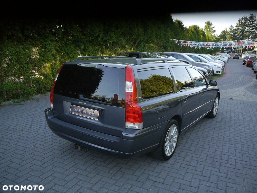 Volvo V70 2.5T AWD Momentum - 5
