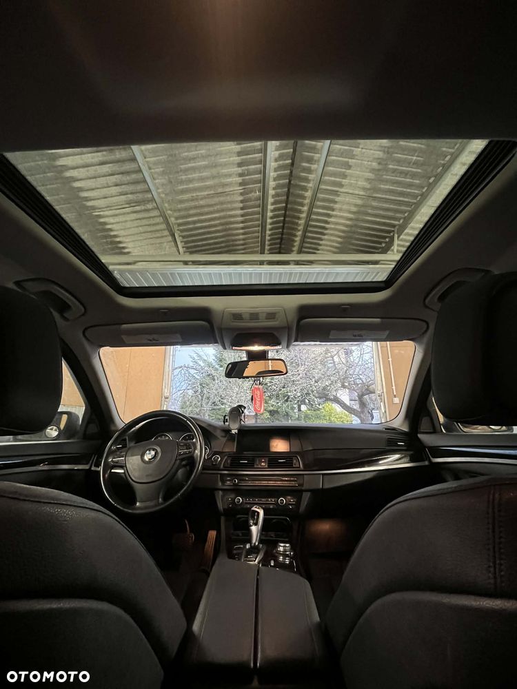 BMW Seria 5 528i xDrive - 7