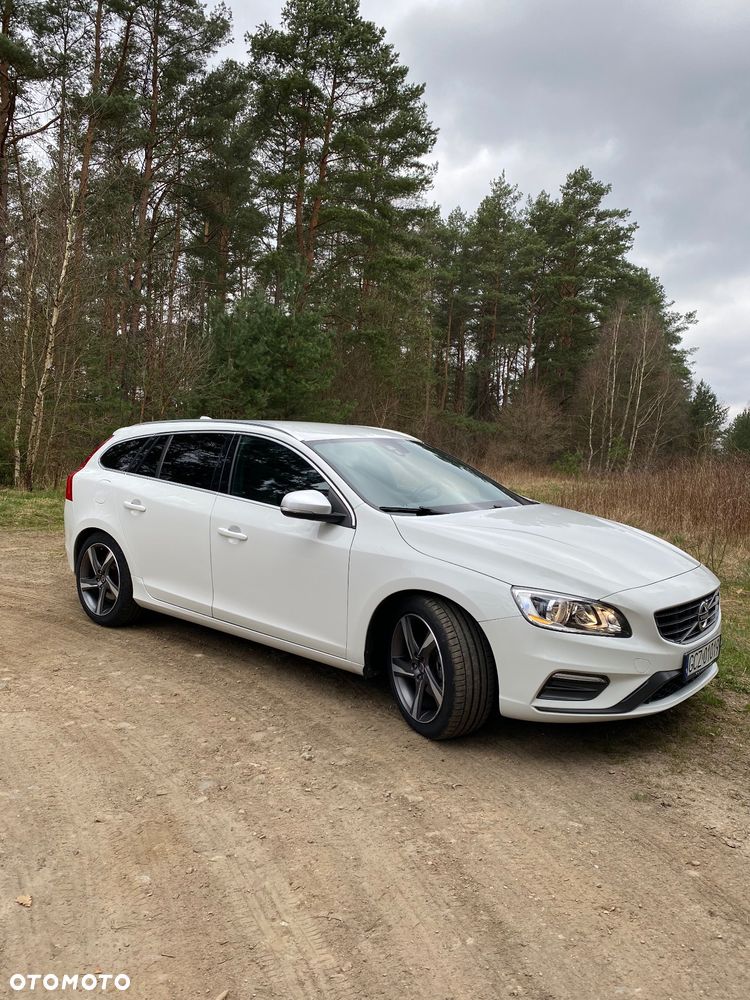 Volvo V60 D4 Geartronic Momentum - 25