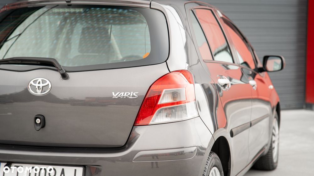 Toyota Yaris - 11