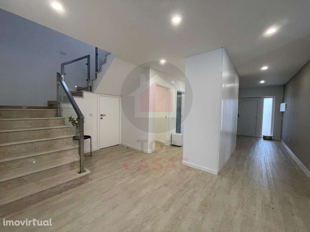 Moradia Isolada de Estilo Tradicional Portuguesa a 1 km do centro d... - Grande imagem: 4/37