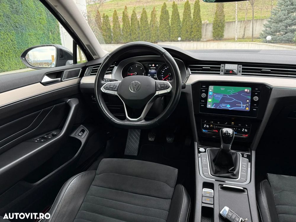 Volkswagen Passat 2.0 TDI SCR Elegance - 10