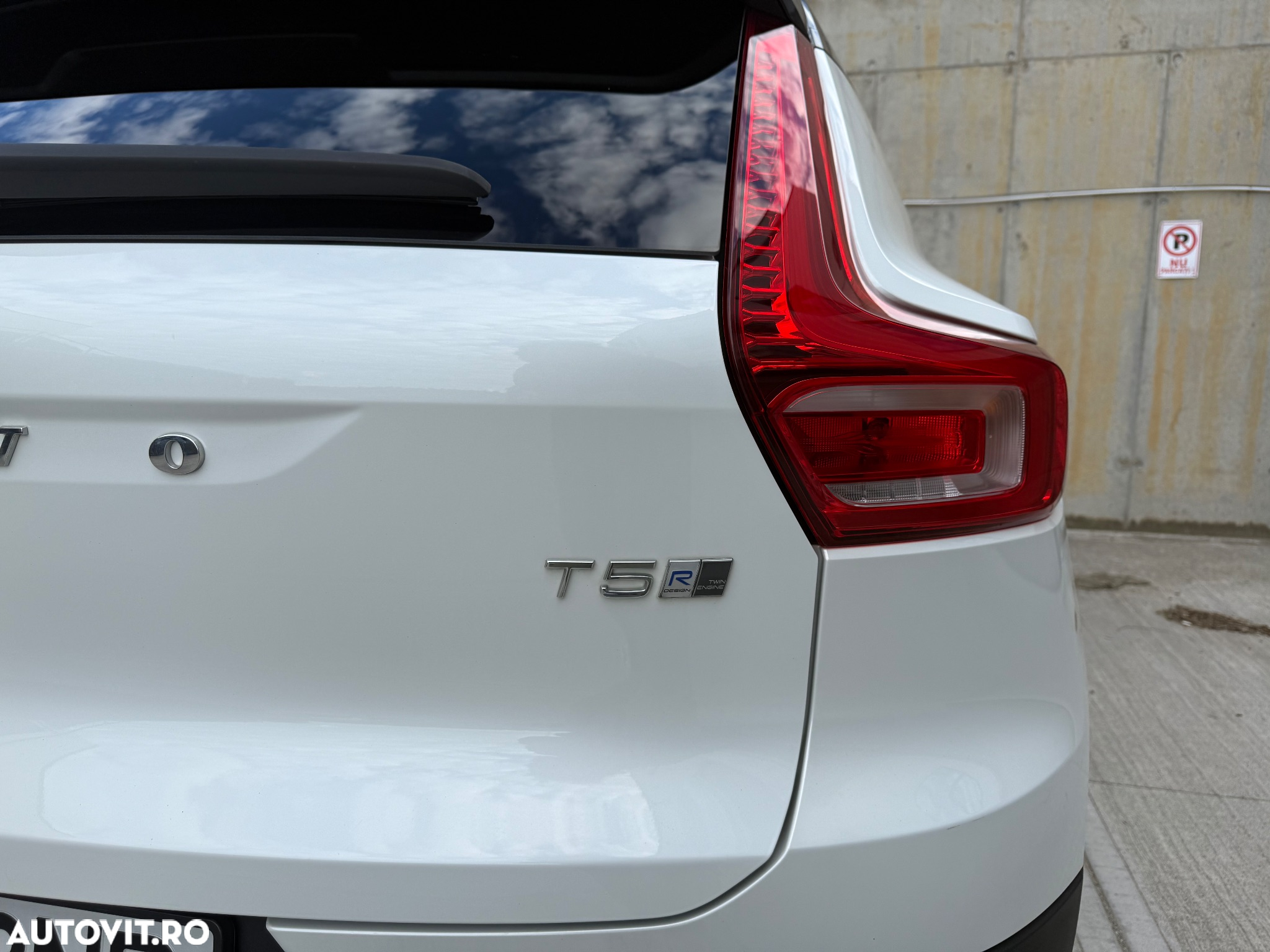 Volvo XC 40 Recharge T5 Twin Engine AT7 R-Design - 3