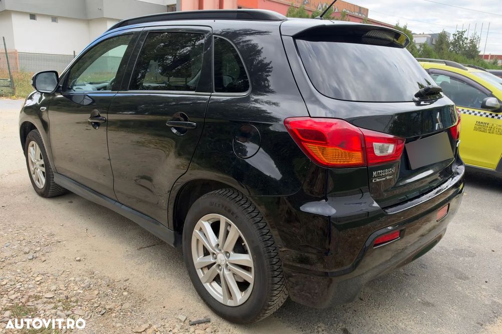 Mitsubishi ASX - 8