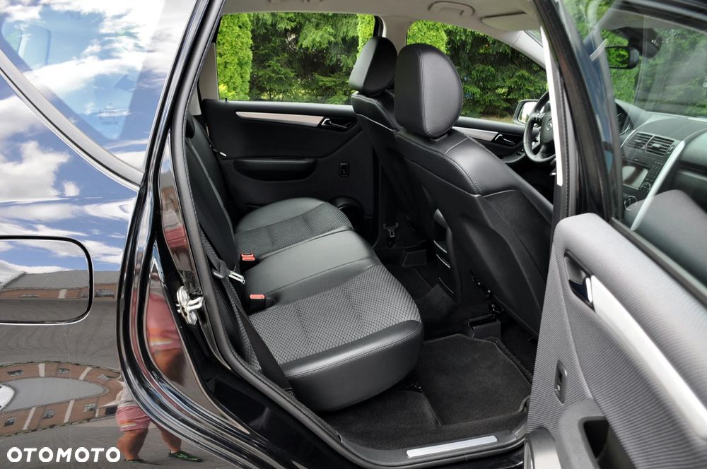 Mercedes-Benz Klasa A 170 BlueEFFICIENCY Avantgarde - 19