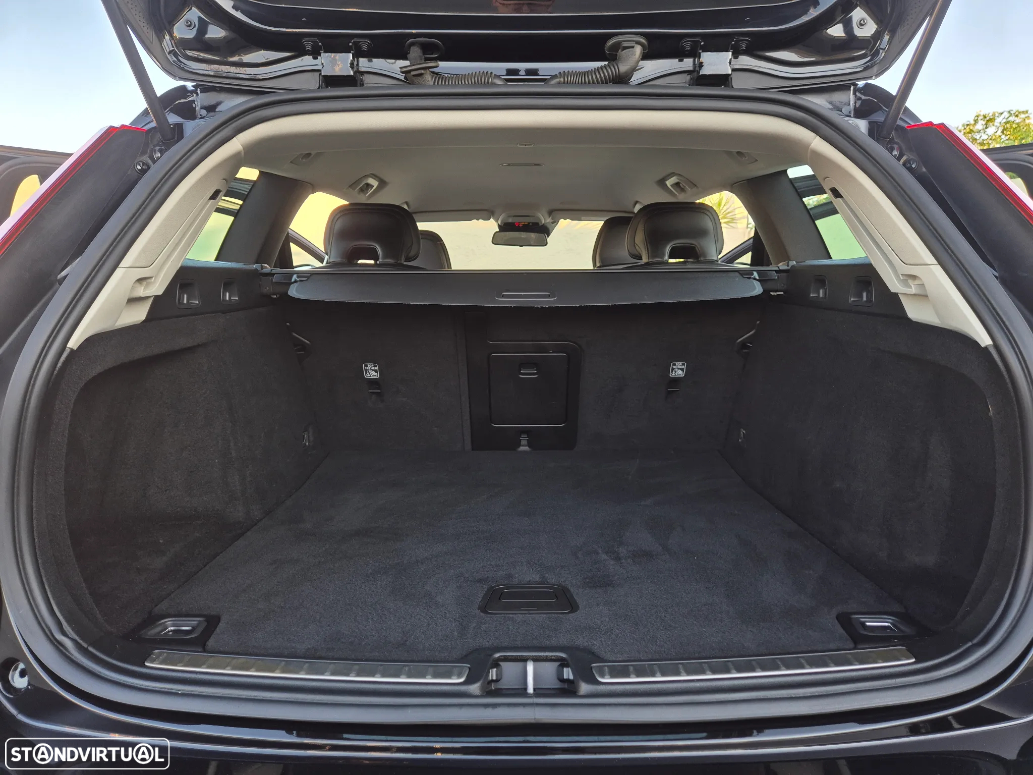Volvo V60 2.0 D3 Momentum Plus Geartronic - 49