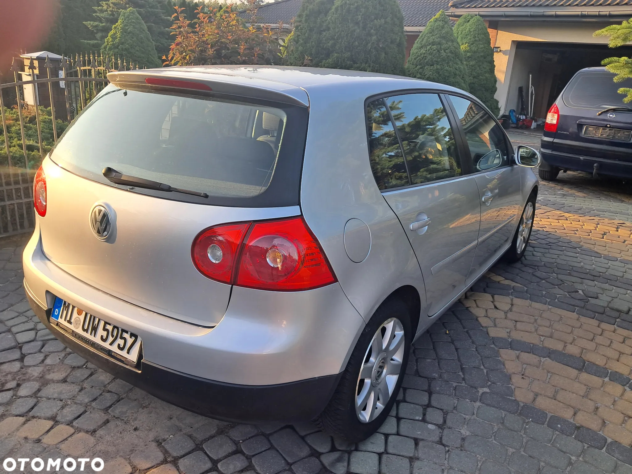 Volkswagen Golf 2.0 FSI Comfortline - 3