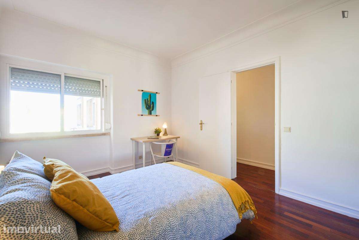 Quarto - localizado em Roma-Areeiro Lisbon - Grande imagem: 3/19