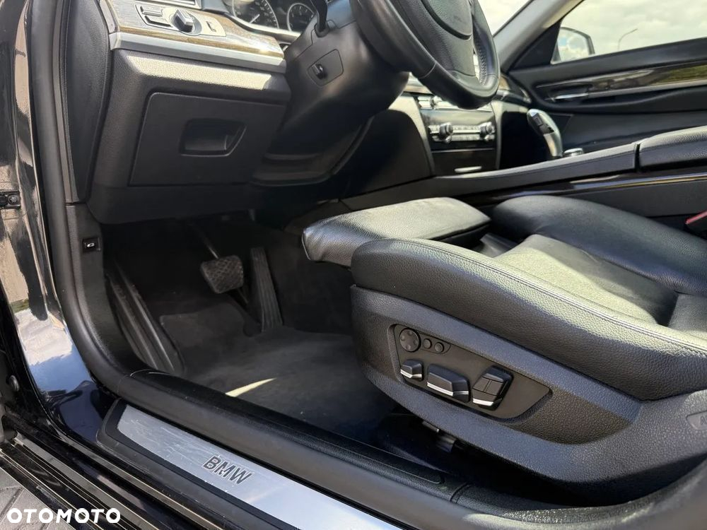 BMW Seria 7 730d - 26
