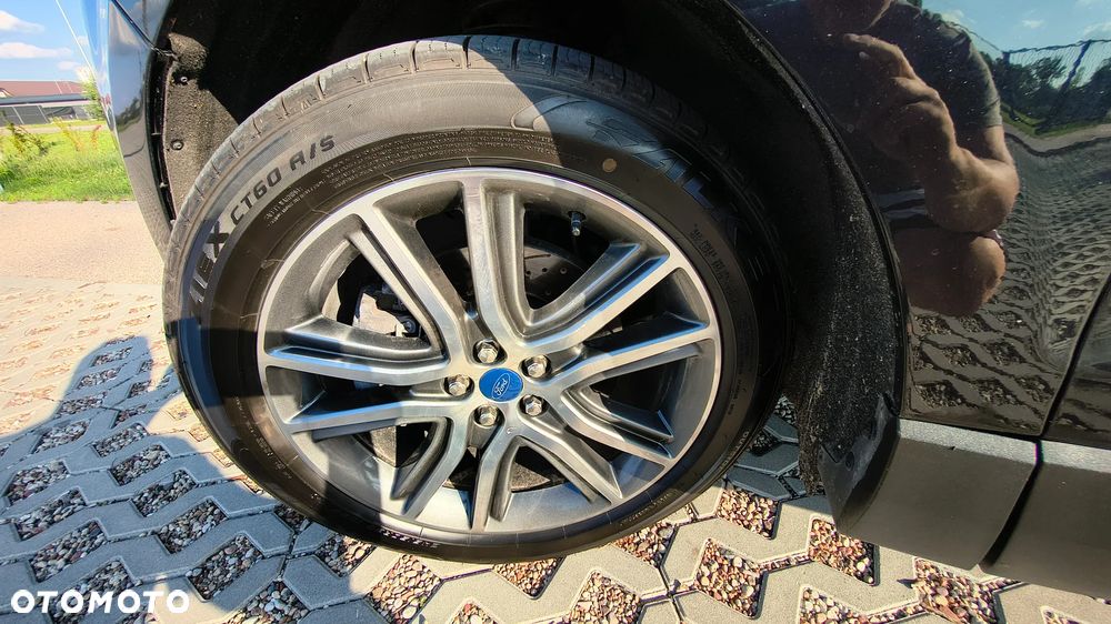 Ford Edge - 32