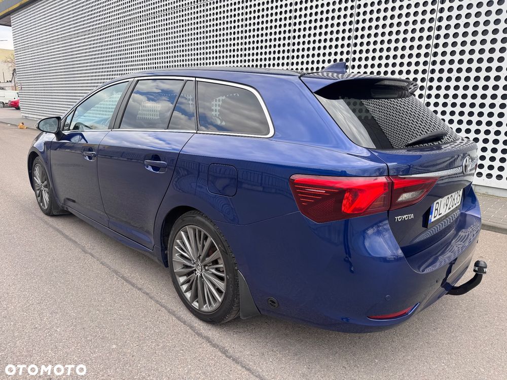 Toyota Avensis 2.0 Premium MS - 12