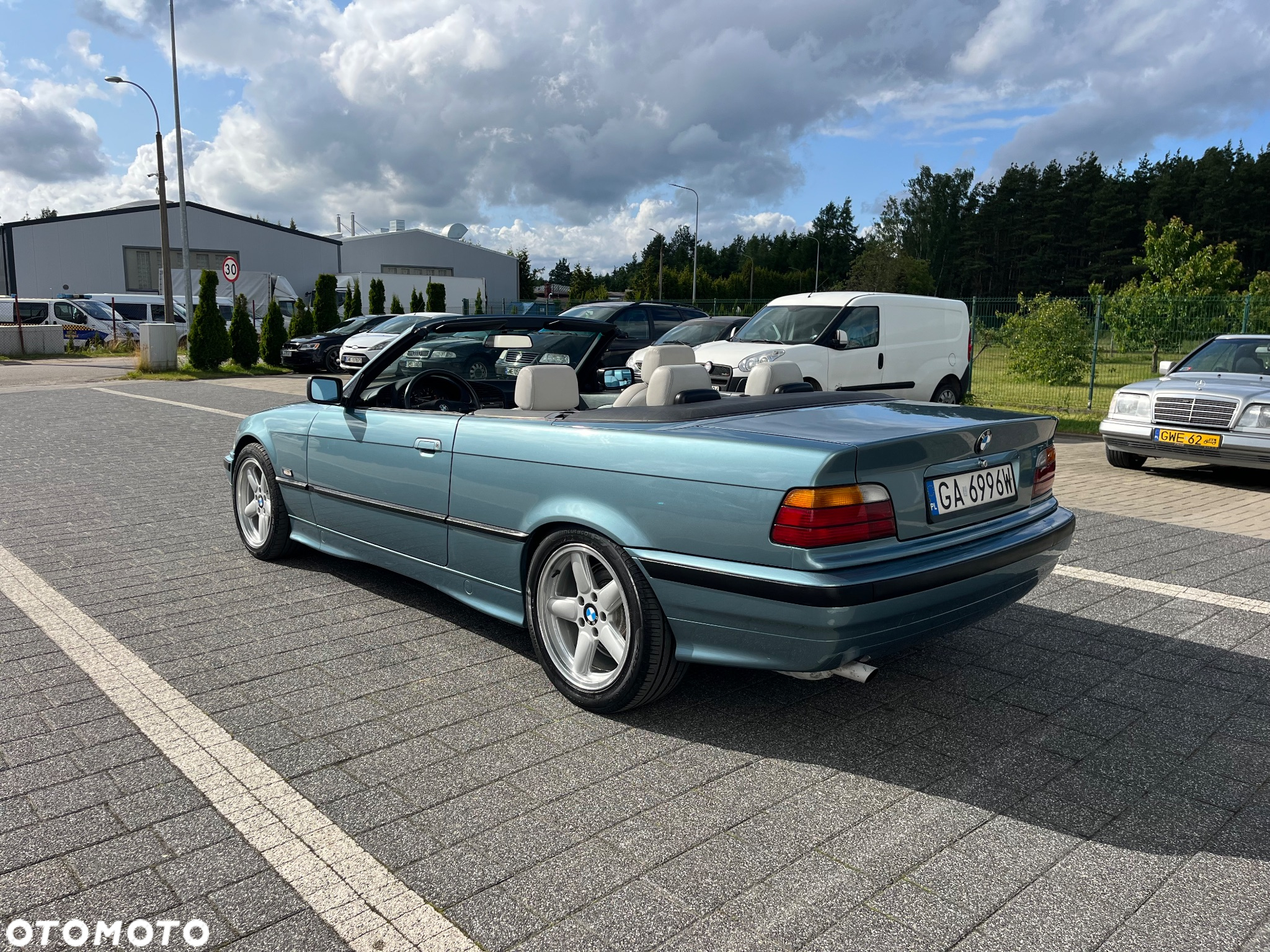 BMW Seria 3 318i Cabriolet - 7