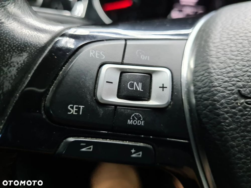 Volkswagen Golf - 11