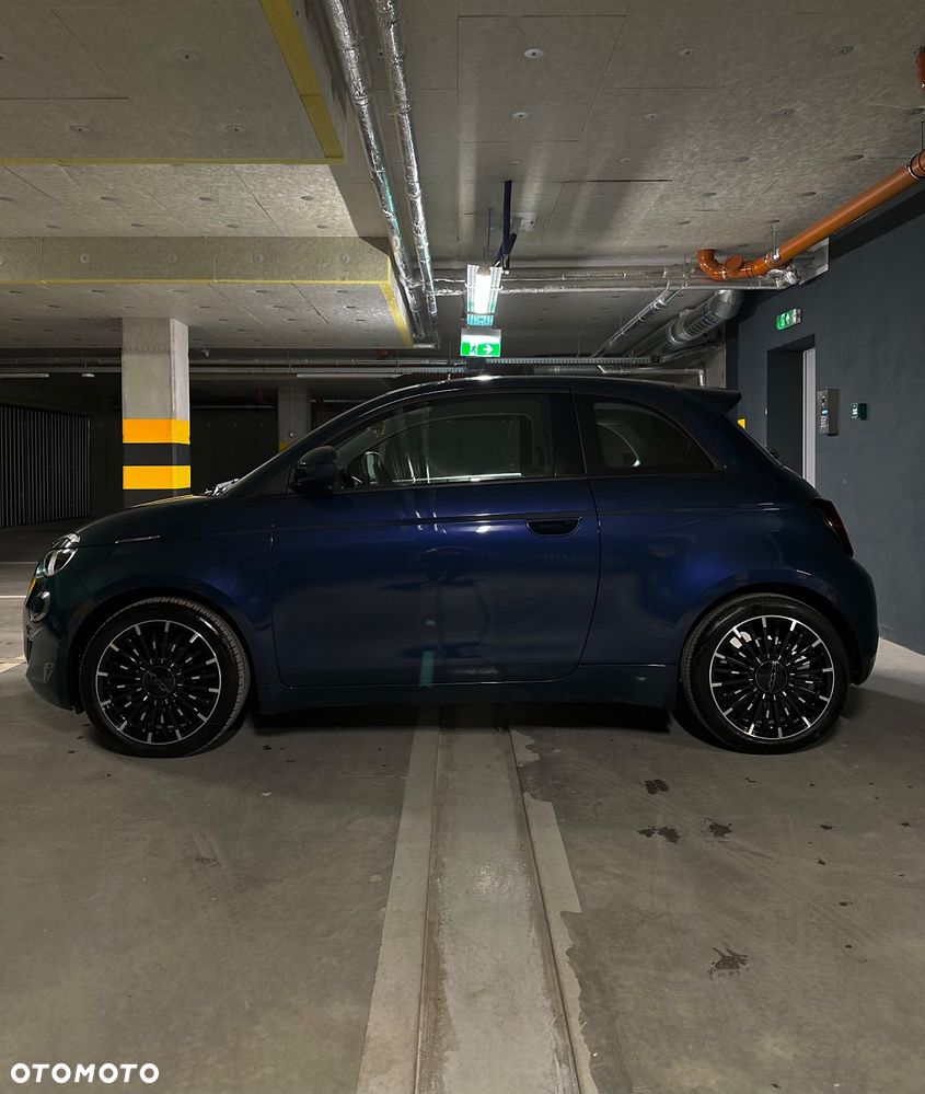 Fiat 500e Action - 11