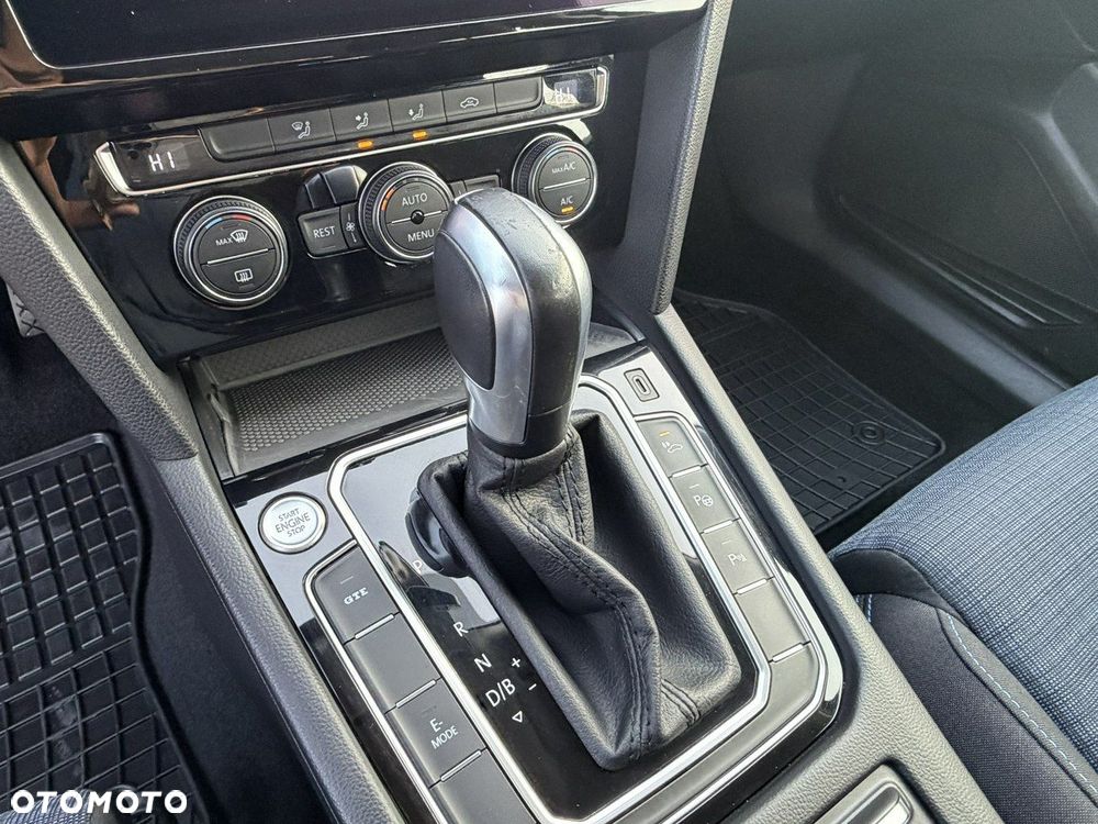Volkswagen Passat - 28