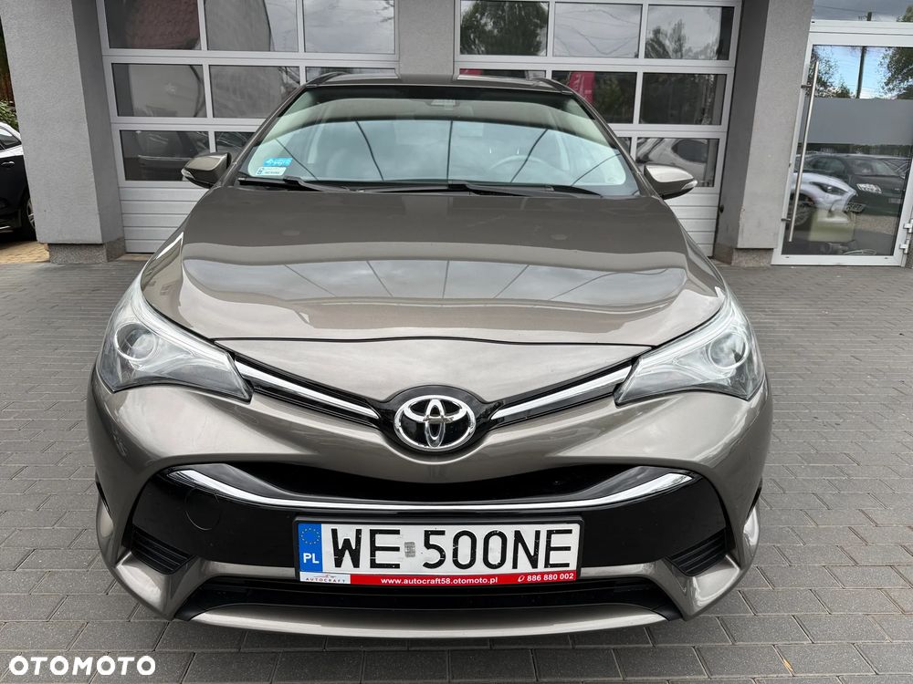 Toyota Avensis 1.8 Premium MS - 19