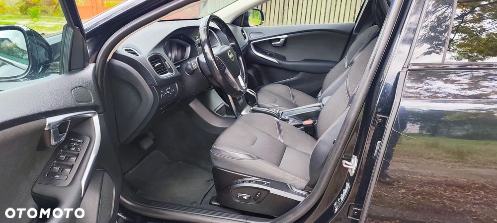 Volvo V40 Cross Country - 29