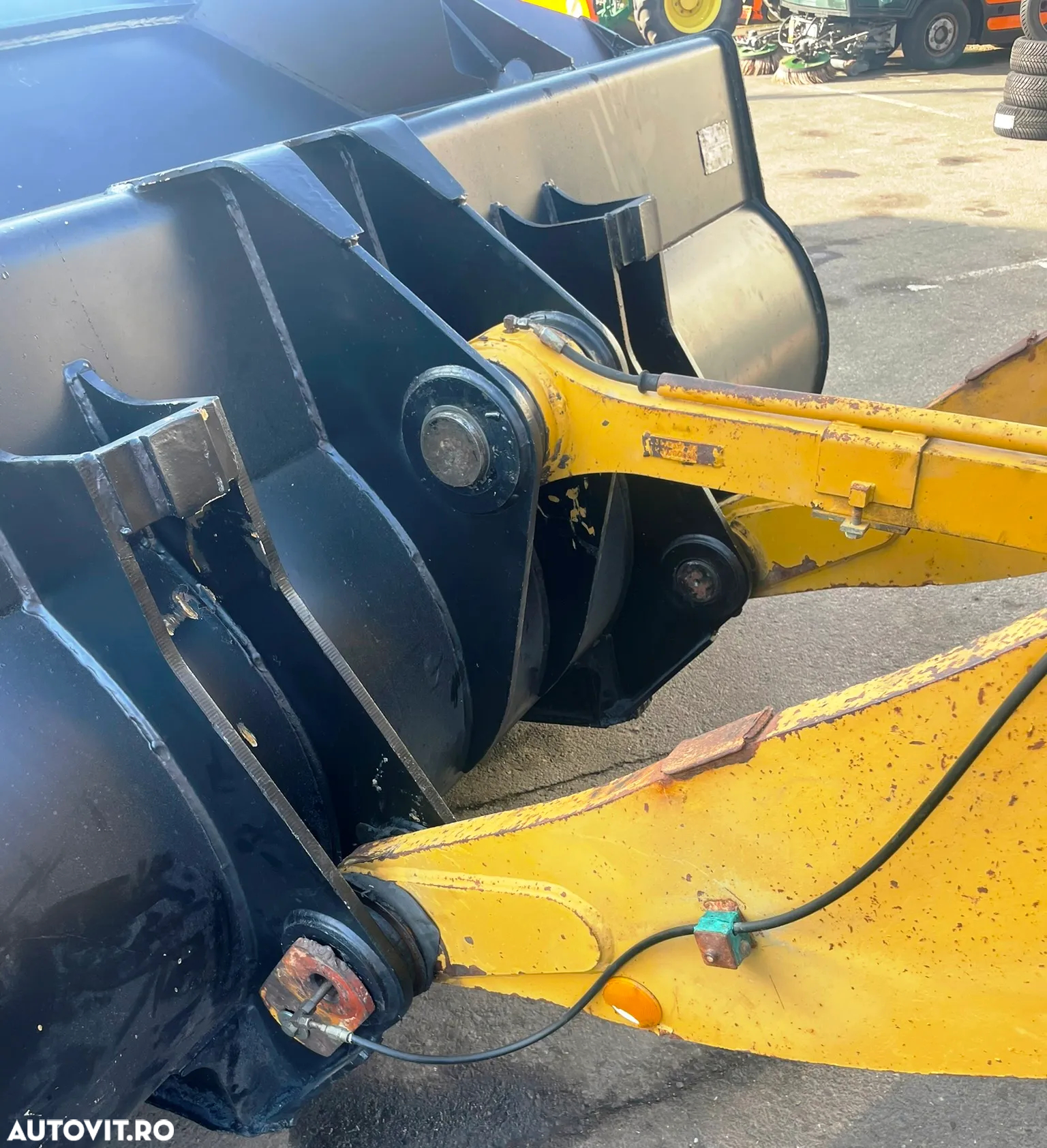 Caterpillar 938K - 12