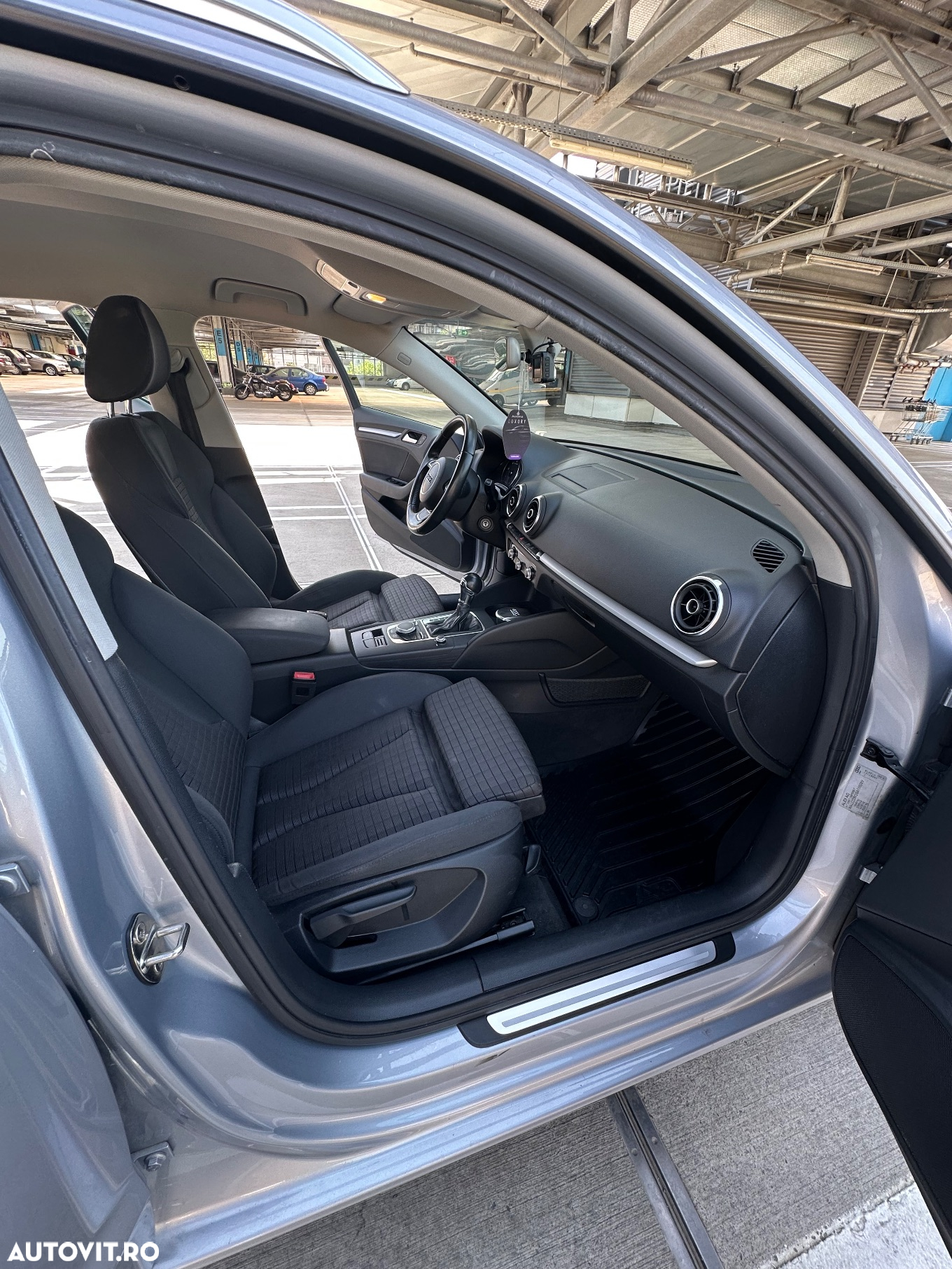 Audi A3 1.6 TDI clean Stronic Ambition - 8