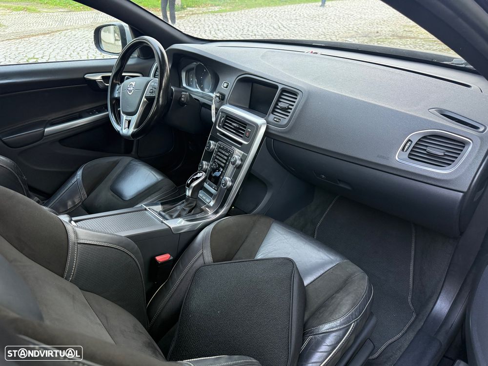 Volvo V60 2.4 D6 R-Design AWD Phev - 9