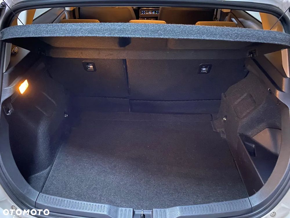 Toyota Auris Hybrid 135 Premium - 19