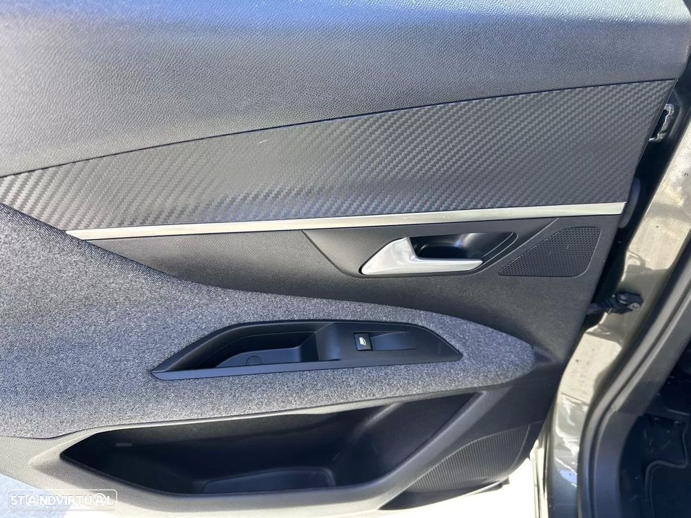 Peugeot 3008 1.2 PureTech Allure Pack - 28