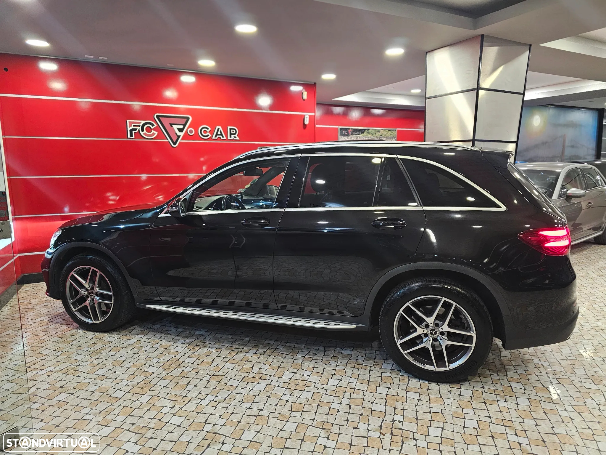Mercedes-Benz GLC 250 d 4Matic 9G-TRONIC AMG Line - 27
