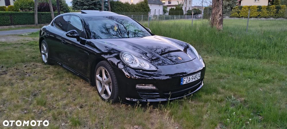 Porsche Panamera Platinum Edition PDK - 3