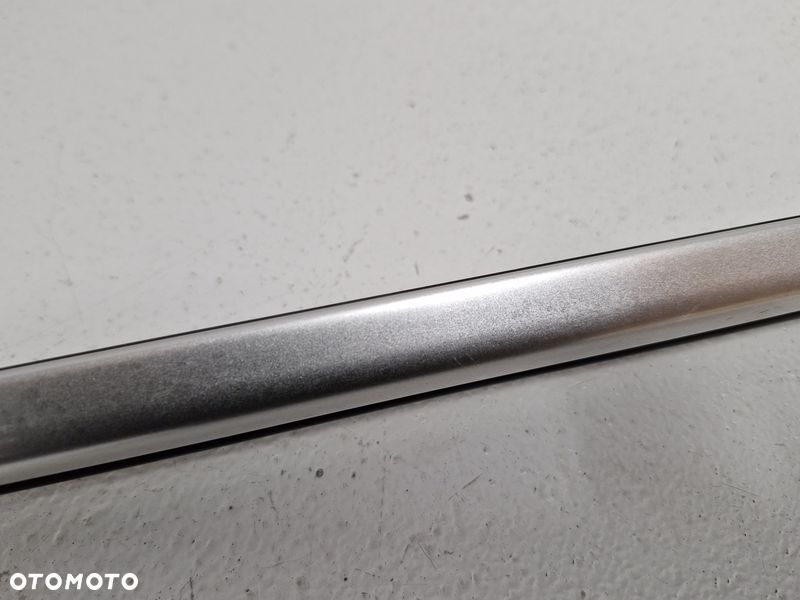 VOLVO V40 II 2 LISTWA ZGARNIAJĄCA DRZWI PRAWY PRZÓD PRZEDNIA CHROM - 8