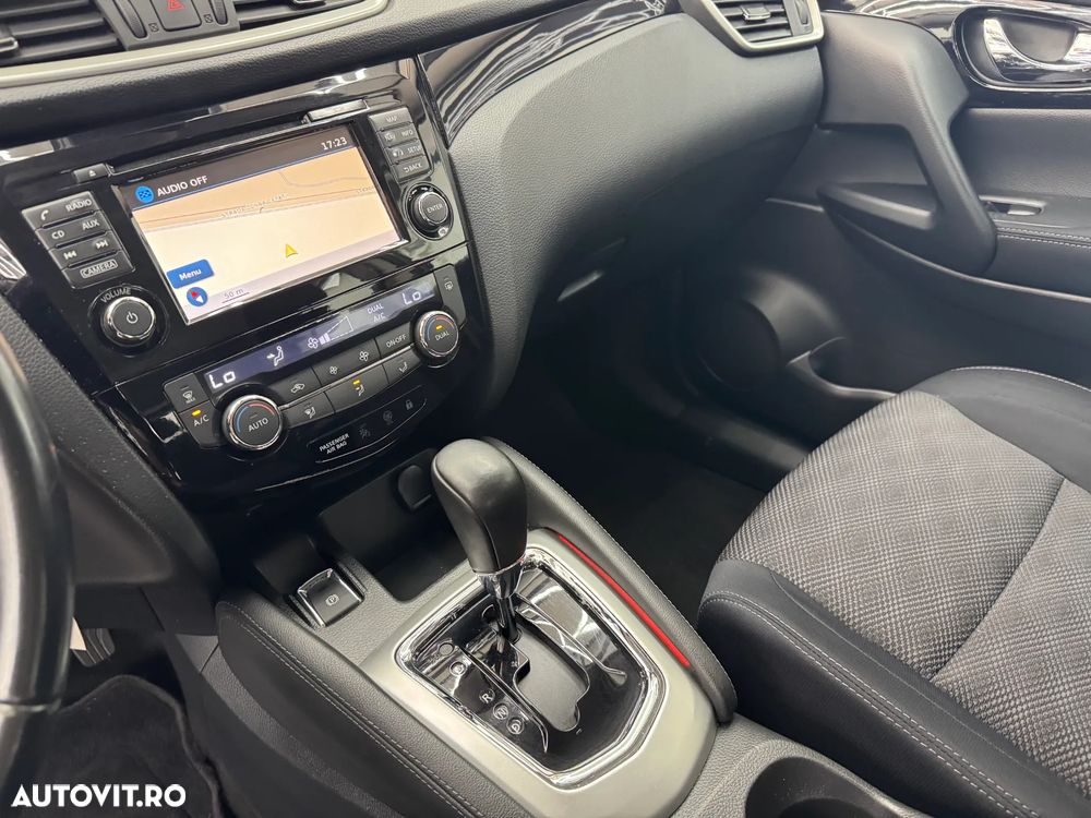 Nissan Qashqai 1.6 DCI Xtronic ACENTA - 25