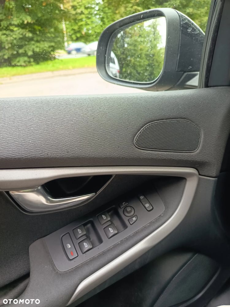 Volvo V40 D2 Base - 3