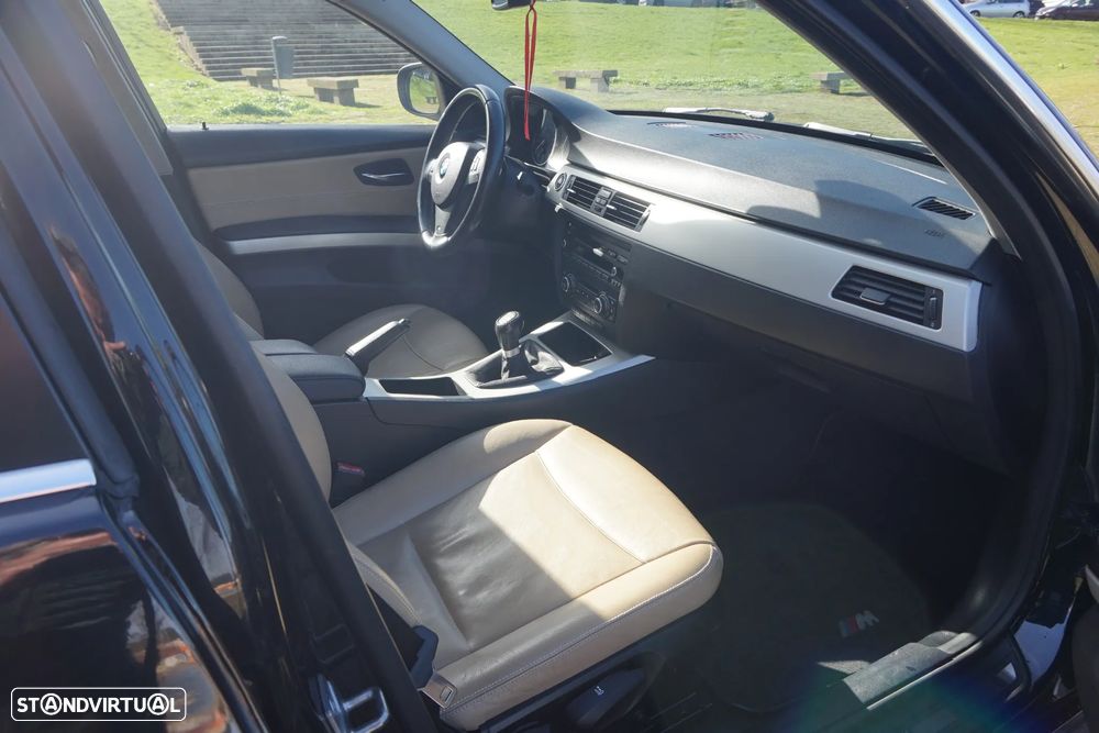 BMW 318 d Line Luxury - 16