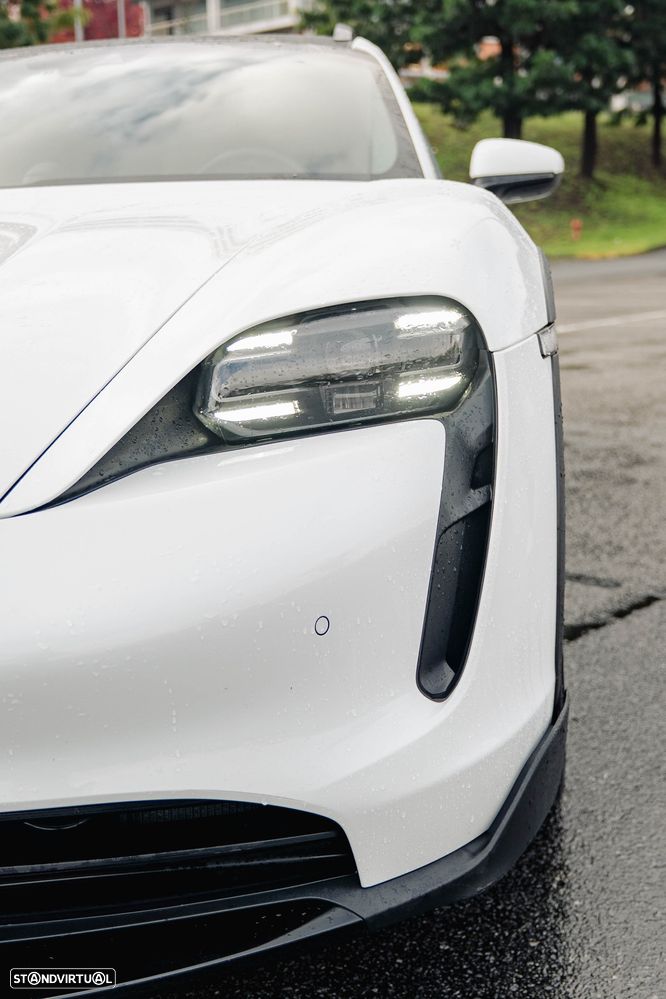 Porsche Taycan Cross Turismo 4 - 36