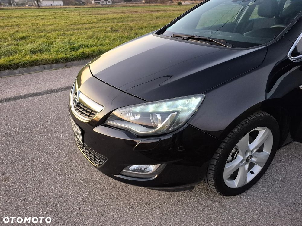 Opel Astra 1.4 Turbo Cosmo - 11