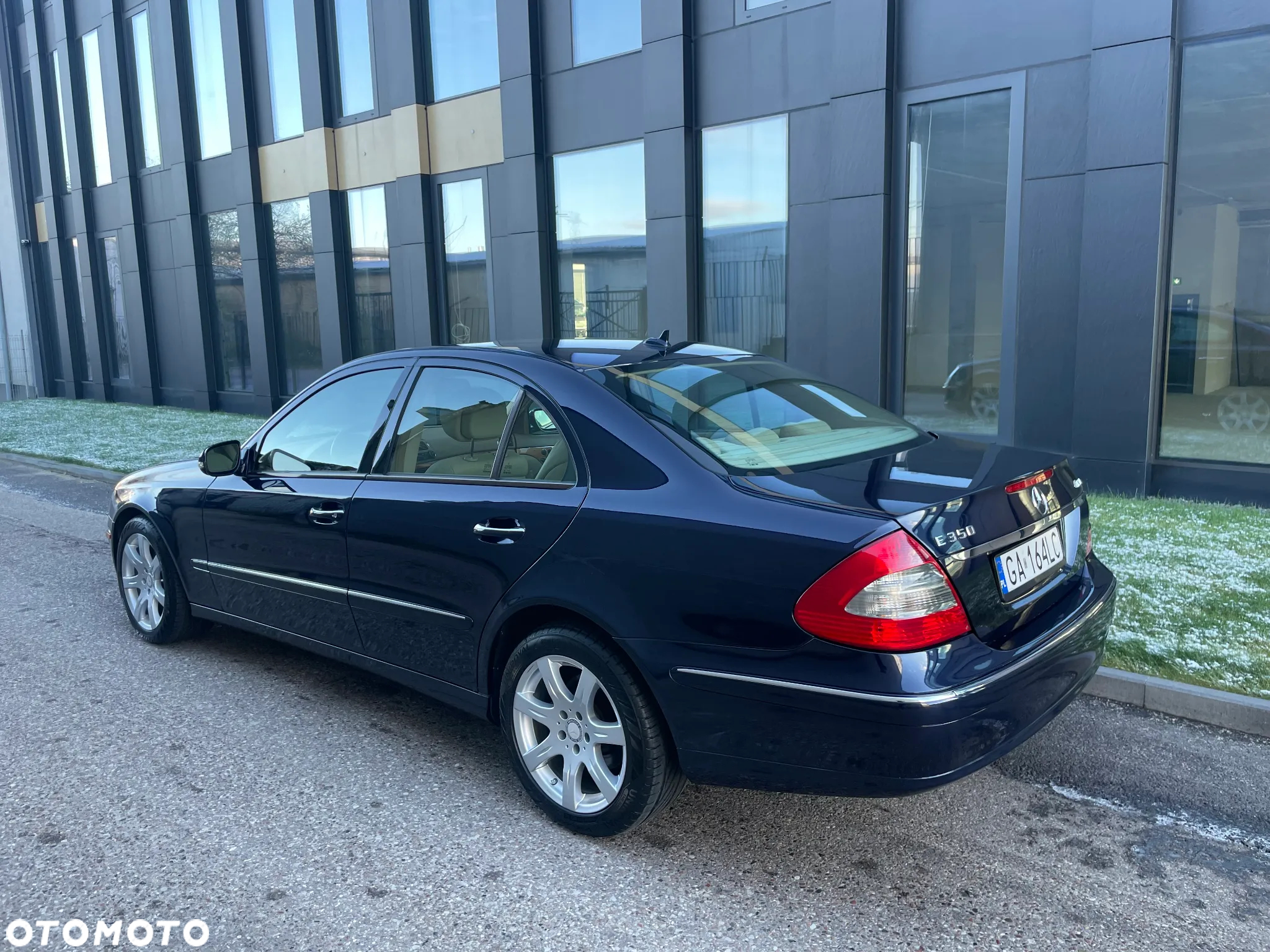 Mercedes-Benz Klasa E 350 4-Matic - 8