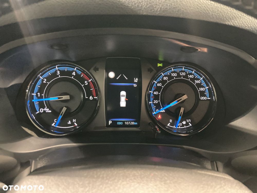Toyota Hilux 2.8 D-4D mHEV Double Cab Invincible 4x4 - 13