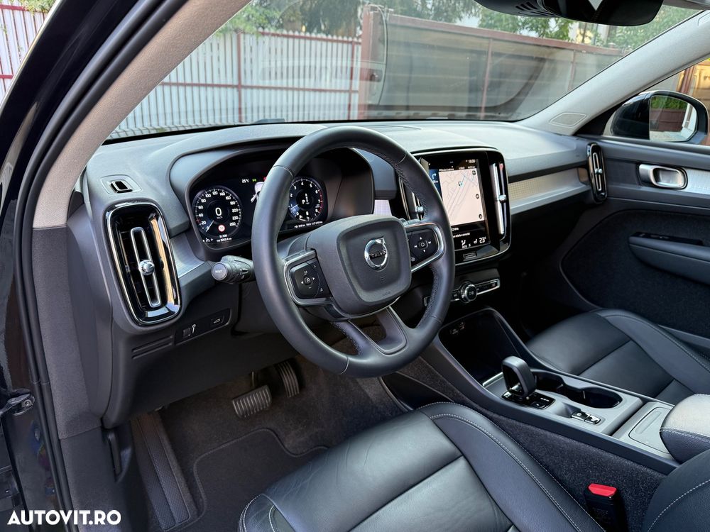 Volvo XC 40 B4 AT8 AWD Mild Hybrid Momentum Pro - 20