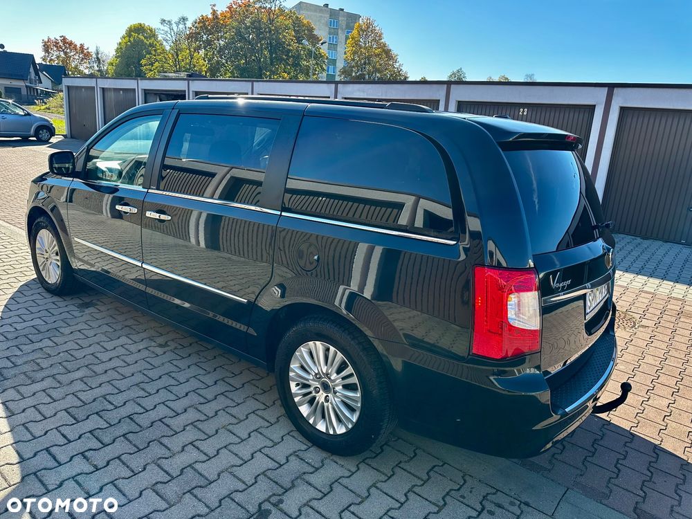 Lancia Voyager 2013 photo 4