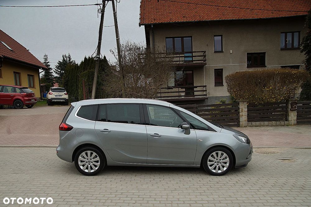 Opel Zafira 1.6 T SIDI Cosmo S&S - 9