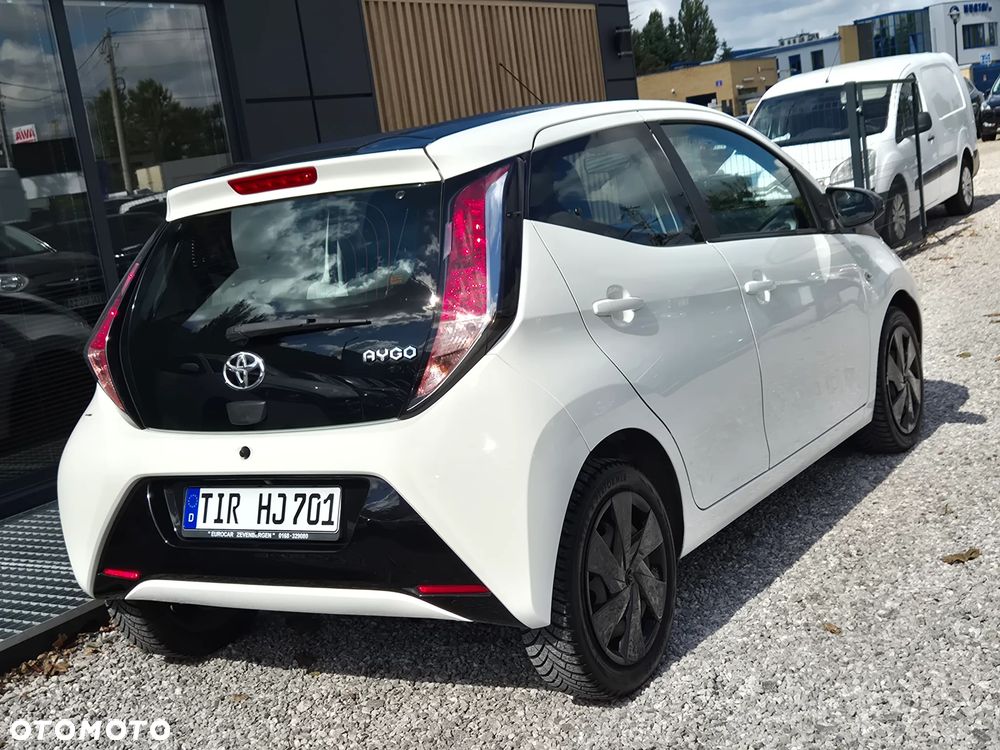 Toyota Aygo x-play Eco - 12