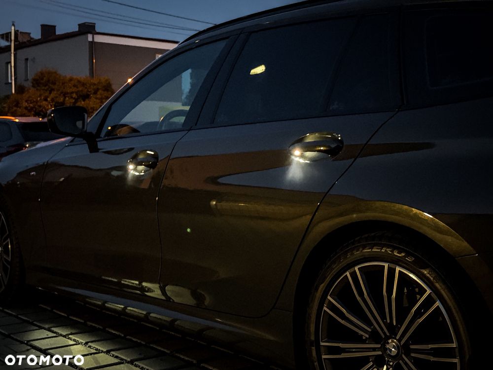 BMW Seria 3 320d Edition M Sport Shadow - 37