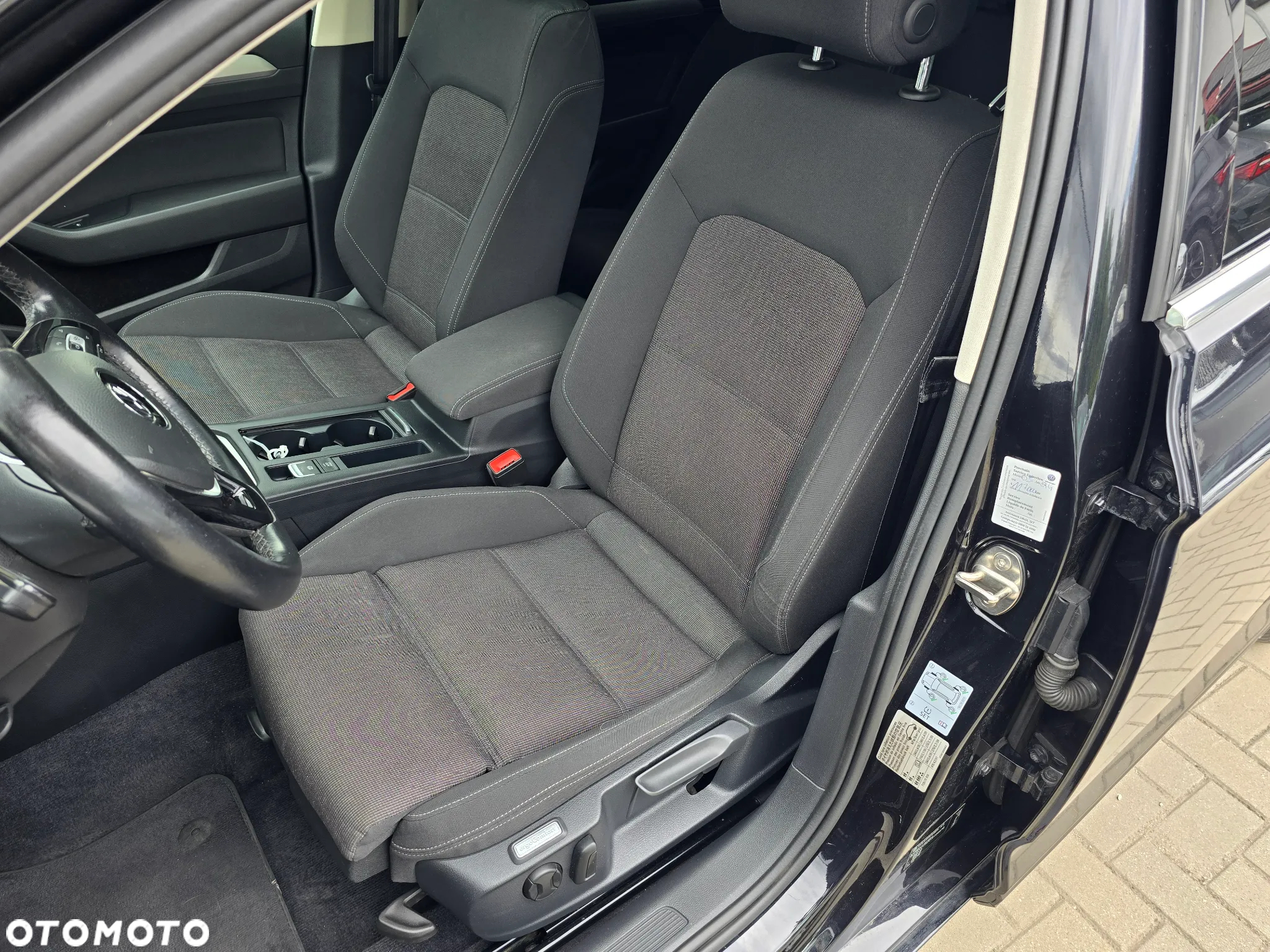 Volkswagen Passat - 13