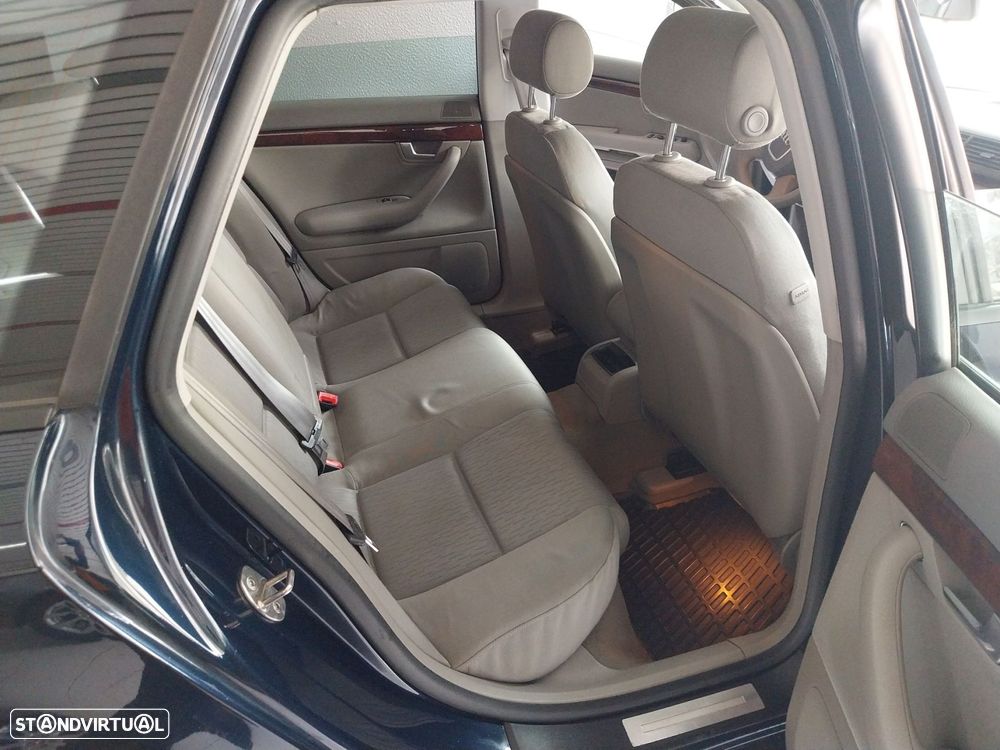 Audi A4 Avant 2.0 TDi - 8