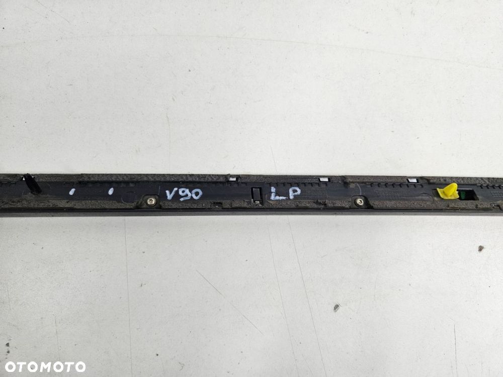 Listwa Volvo V90 kombi 2016r.- lewa przednia nakładka drzwi dolna listwa chrom dobry stan 31447623 - 8