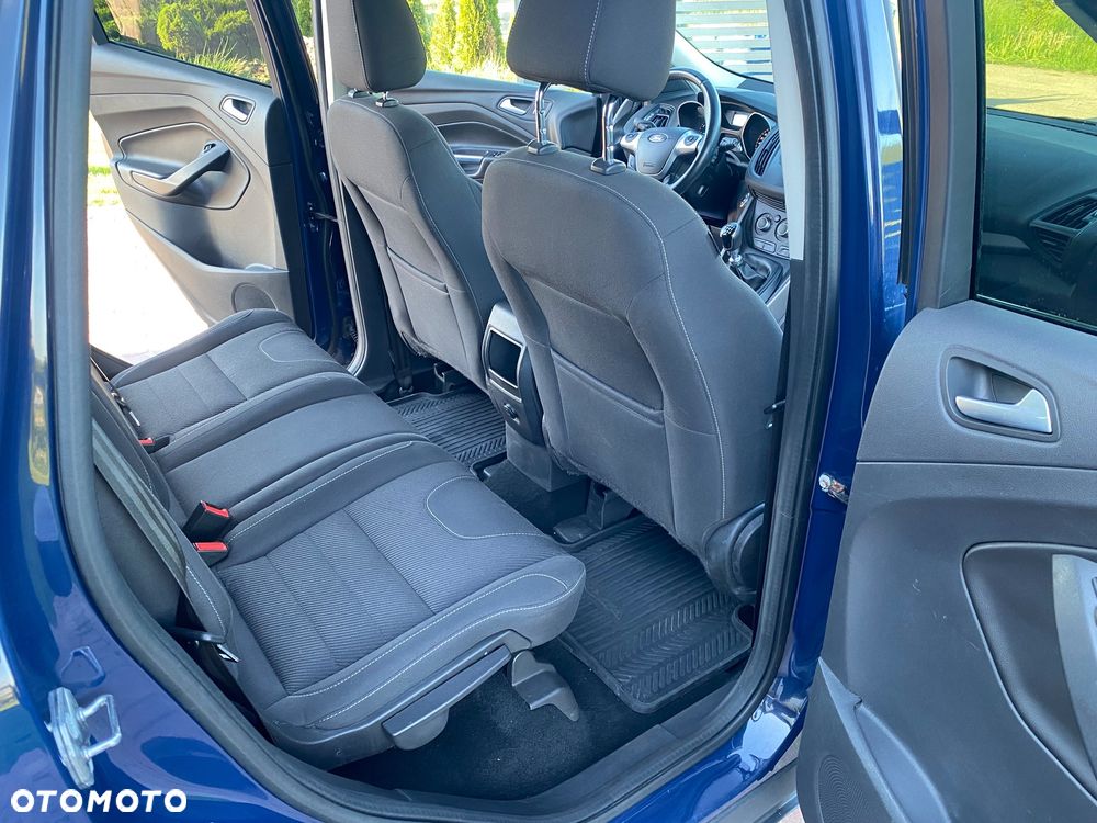 Ford Kuga - 12