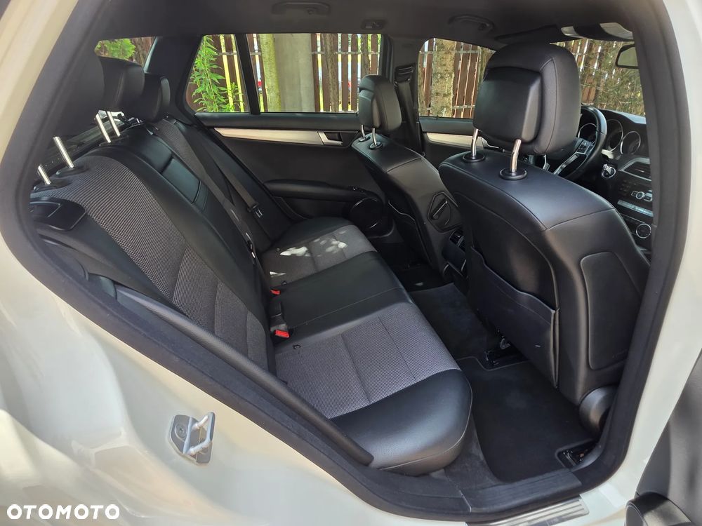 Mercedes-Benz Klasa C 180 BlueEFFICIENCY Avantgarde - 24