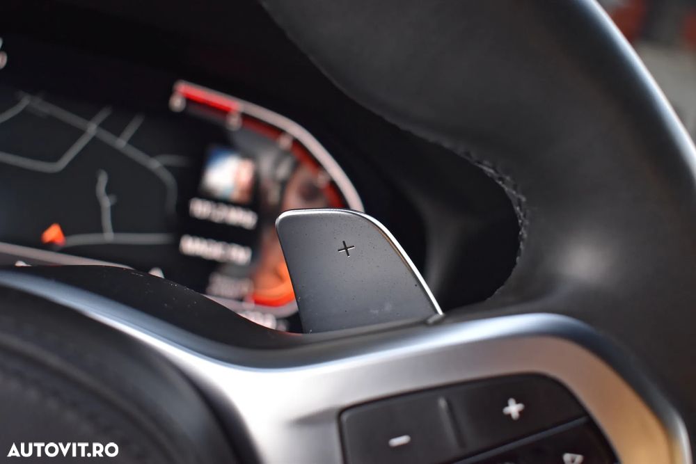 BMW Seria 3 320d xDrive AT - 17