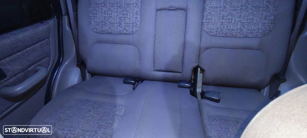 Land Rover Freelander 2.0 di - 8